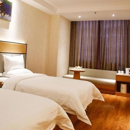 Greentree Inn Geermu Walking Street Business Hotel Golmud Extérieur photo