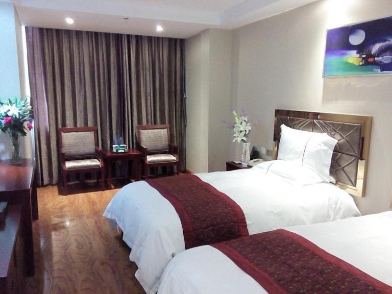 Greentree Inn Geermu Walking Street Business Hotel Golmud Extérieur photo