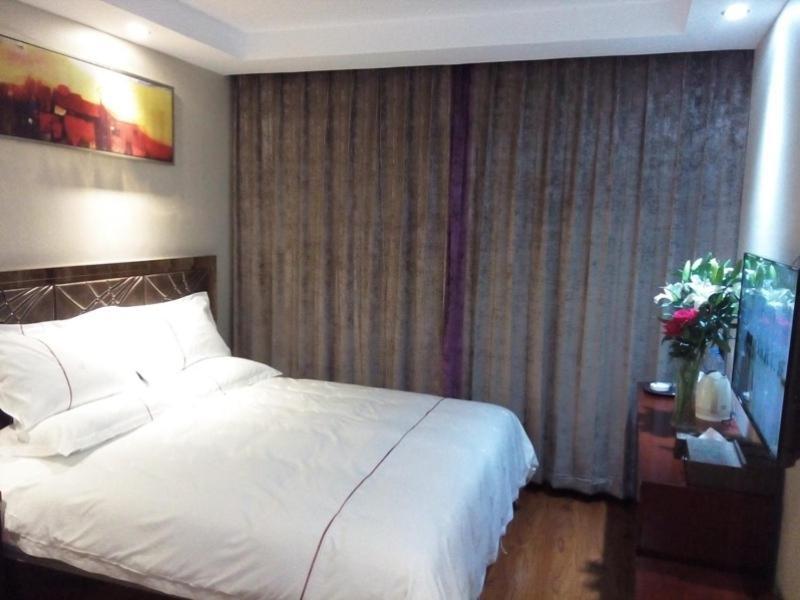 Greentree Inn Geermu Walking Street Business Hotel Golmud Extérieur photo