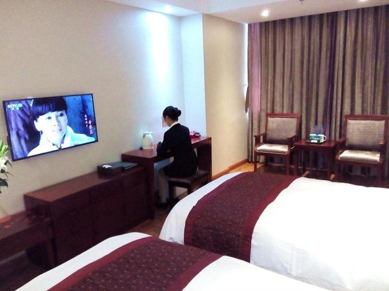 Greentree Inn Geermu Walking Street Business Hotel Golmud Extérieur photo