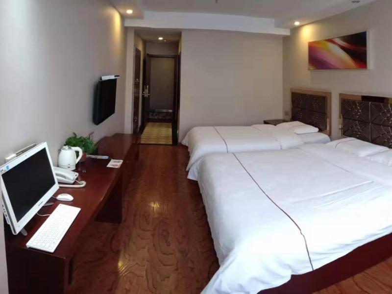 Greentree Inn Geermu Walking Street Business Hotel Golmud Extérieur photo
