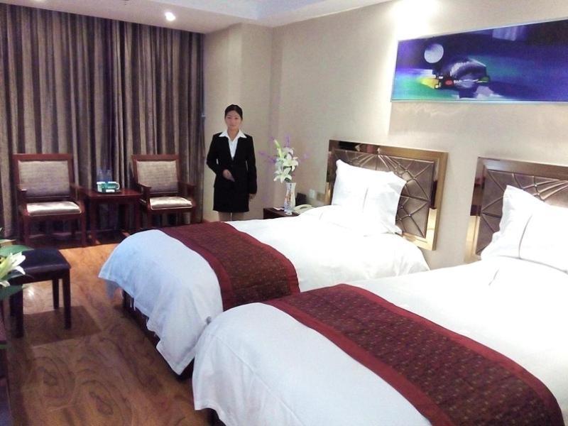 Greentree Inn Geermu Walking Street Business Hotel Golmud Extérieur photo