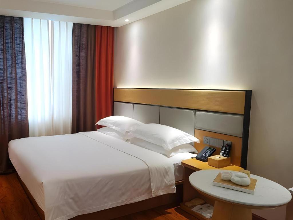 Greentree Inn Geermu Walking Street Business Hotel Golmud Extérieur photo