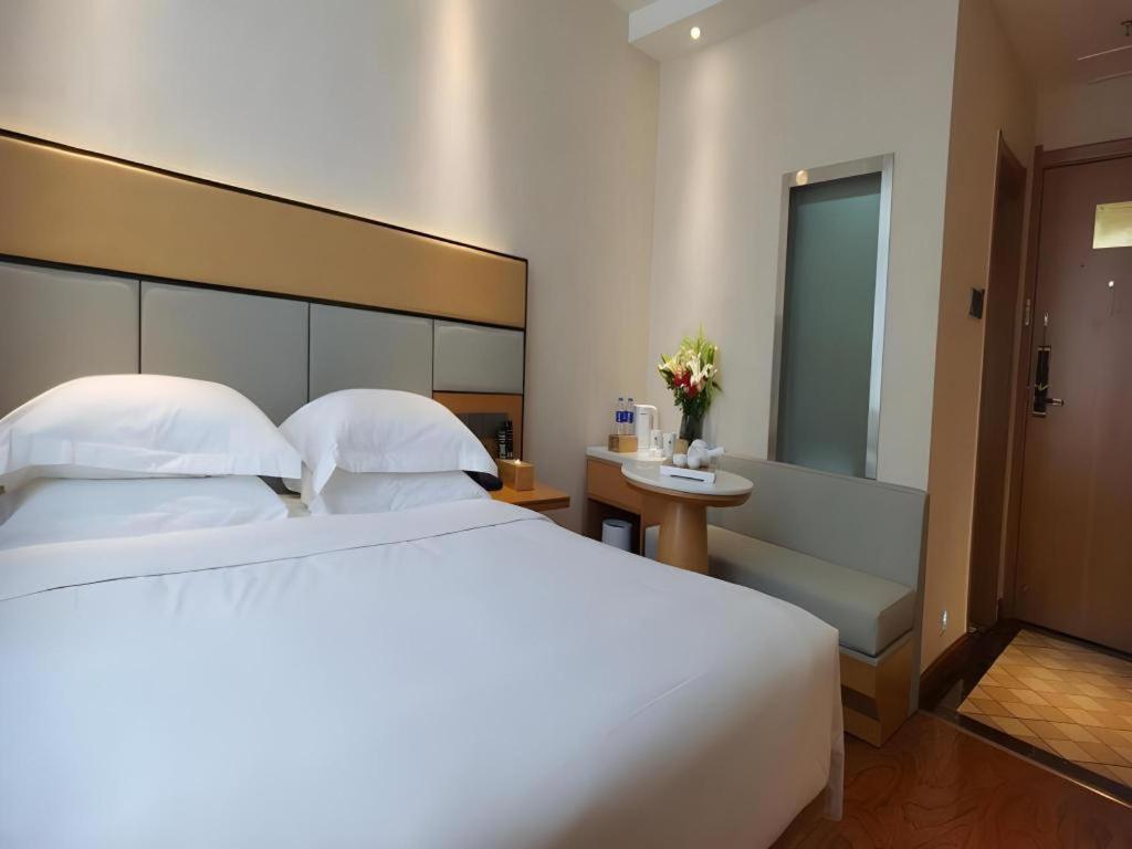 Greentree Inn Geermu Walking Street Business Hotel Golmud Extérieur photo