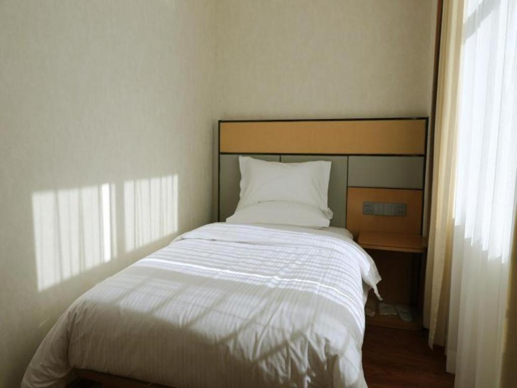 Greentree Inn Geermu Walking Street Business Hotel Golmud Extérieur photo