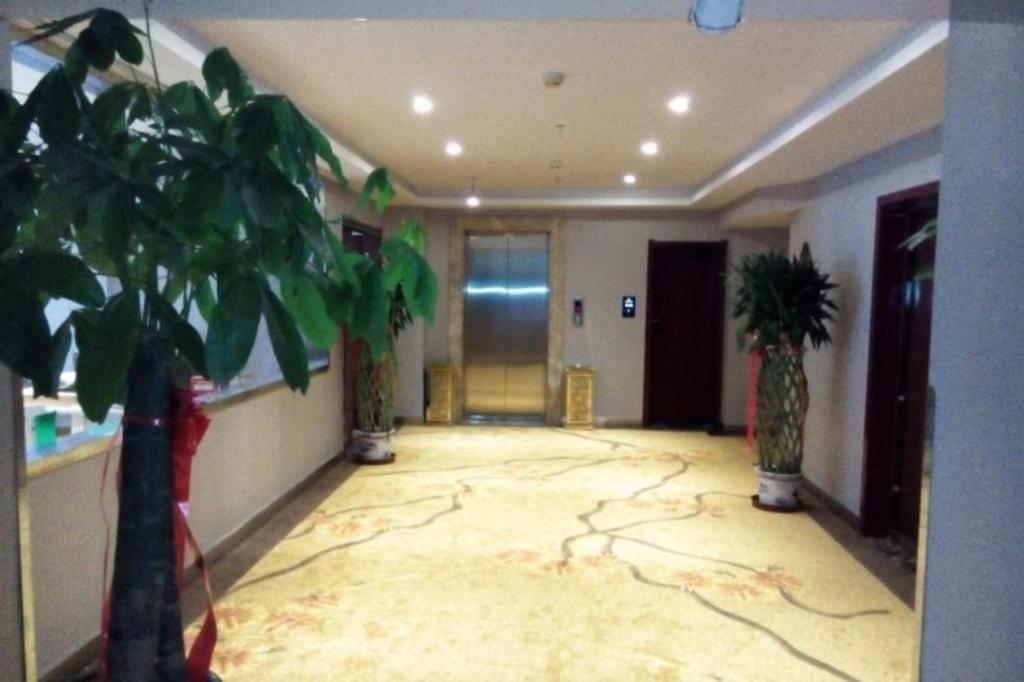 Greentree Inn Geermu Walking Street Business Hotel Golmud Extérieur photo