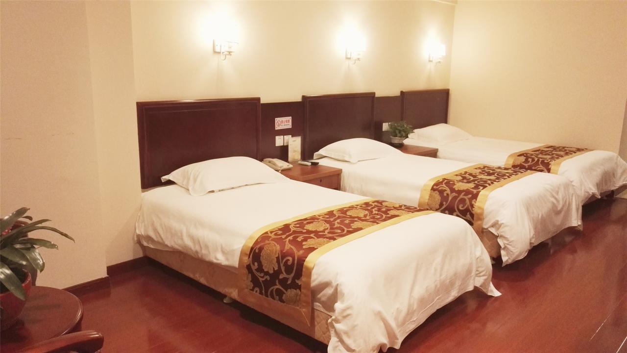 Greentree Inn Geermu Walking Street Business Hotel Golmud Extérieur photo