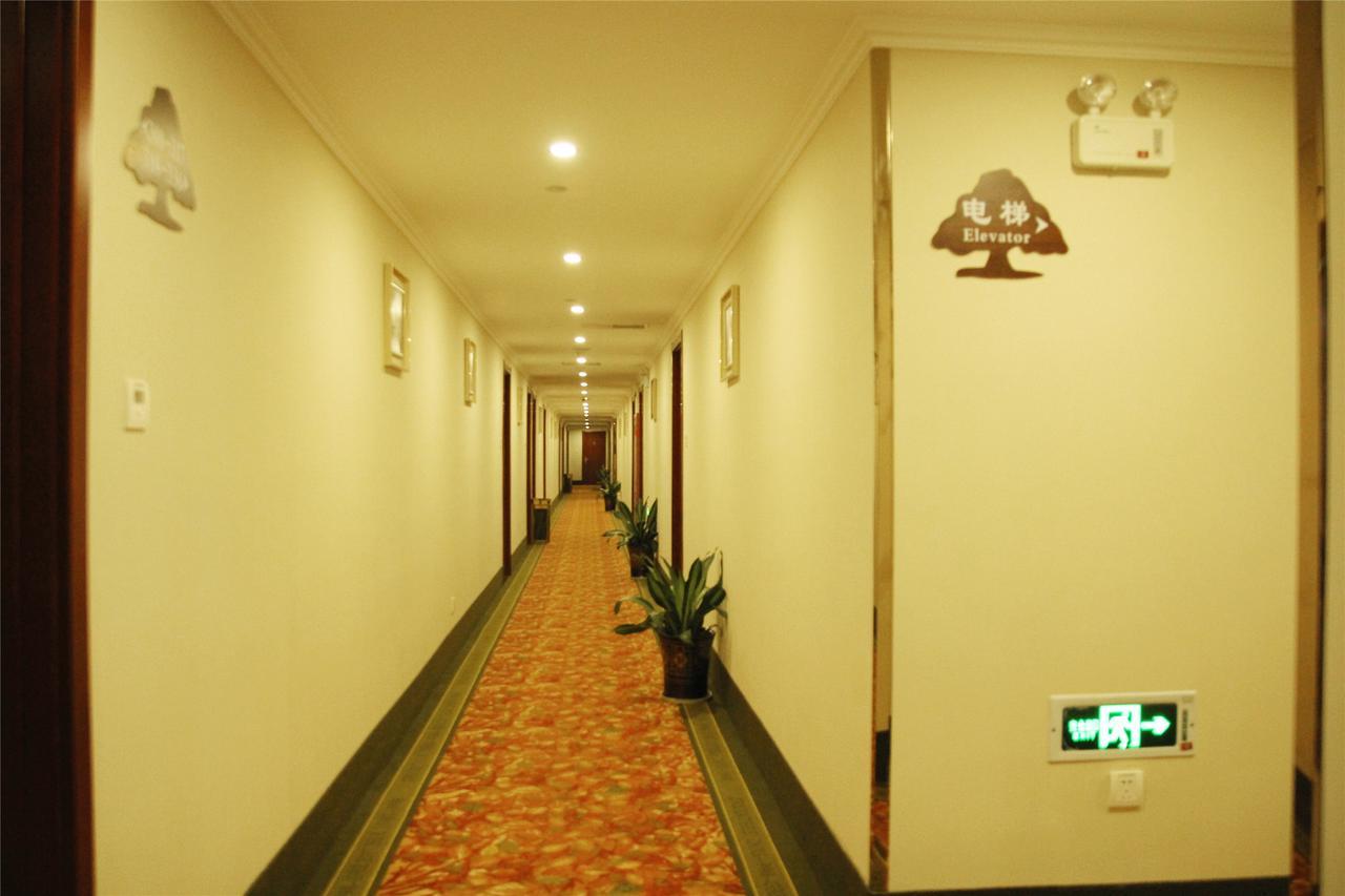 Greentree Inn Geermu Walking Street Business Hotel Golmud Extérieur photo