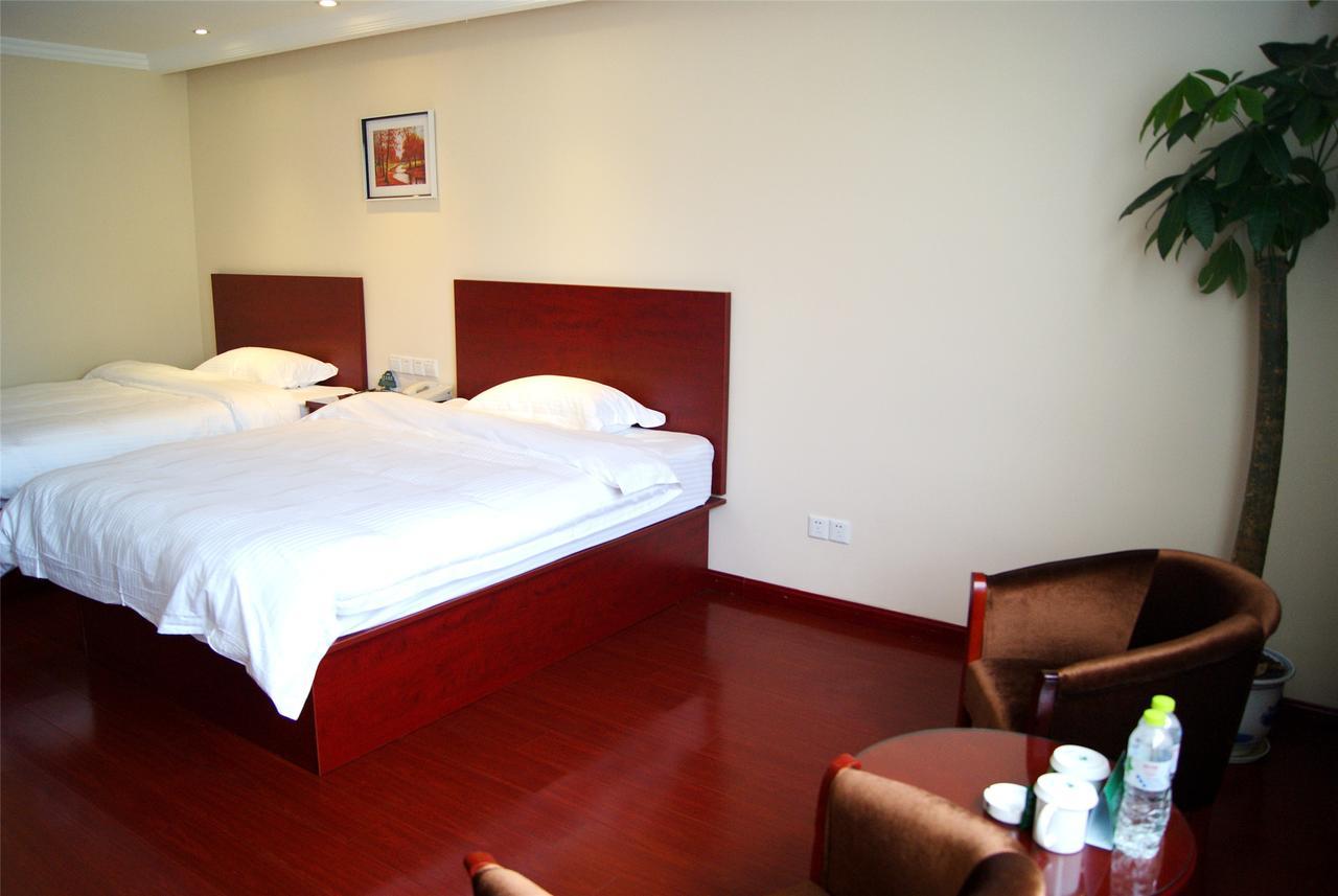 Greentree Inn Geermu Walking Street Business Hotel Golmud Extérieur photo