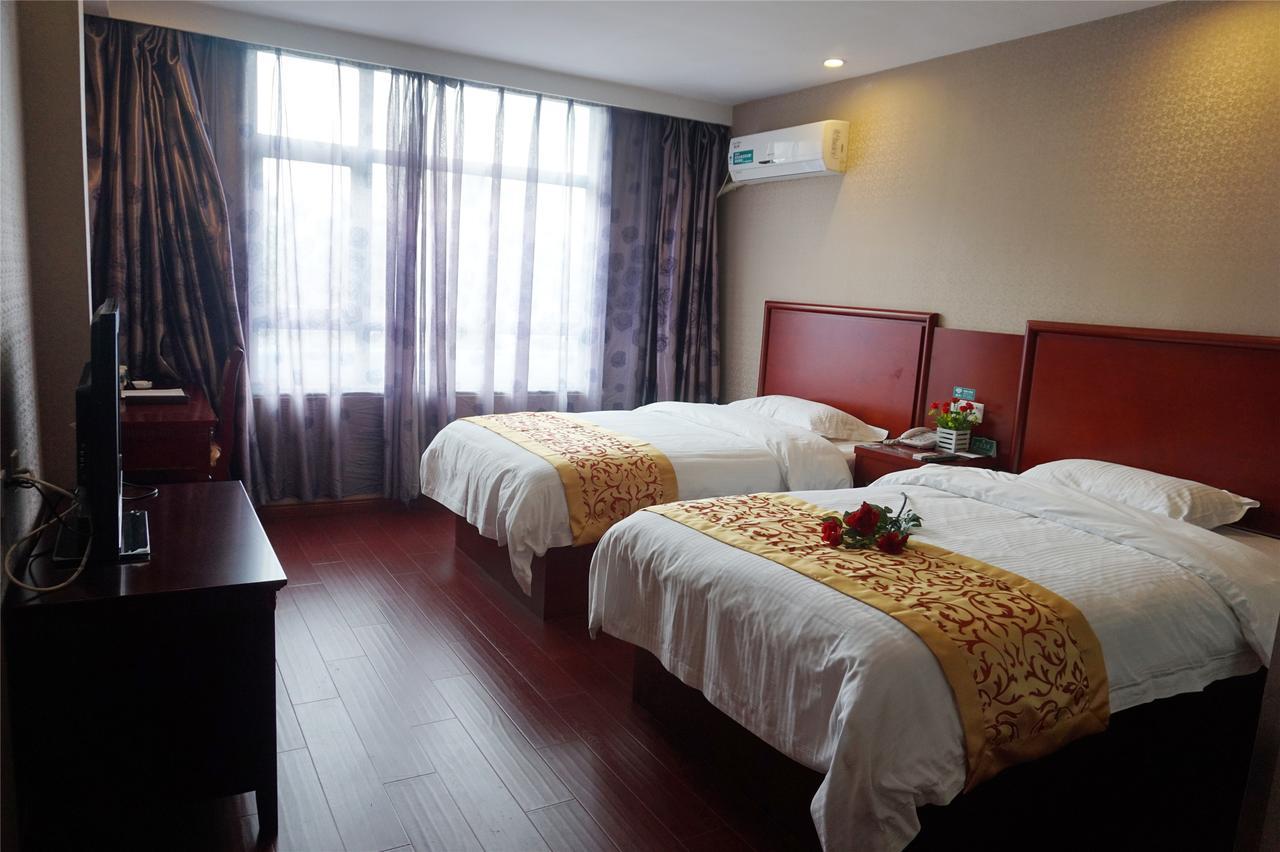 Greentree Inn Geermu Walking Street Business Hotel Golmud Extérieur photo